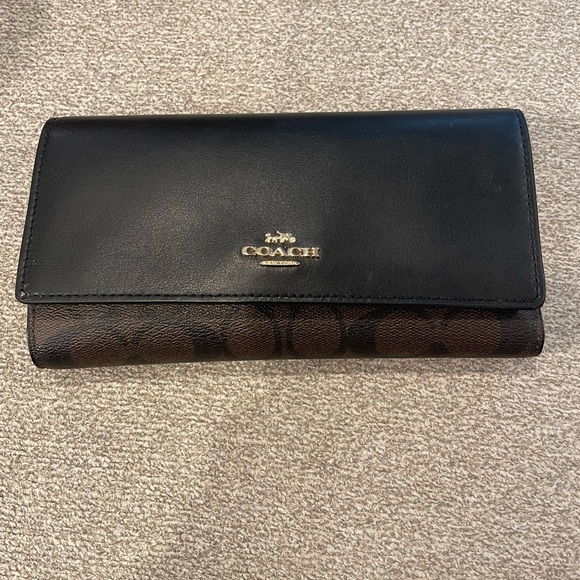 Coach Handbags - Coach Signature Trifold leather wallet